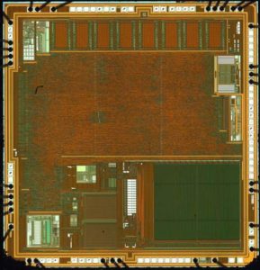 Decapsulate Microprocessor PIC16LF687 Data Eeprom